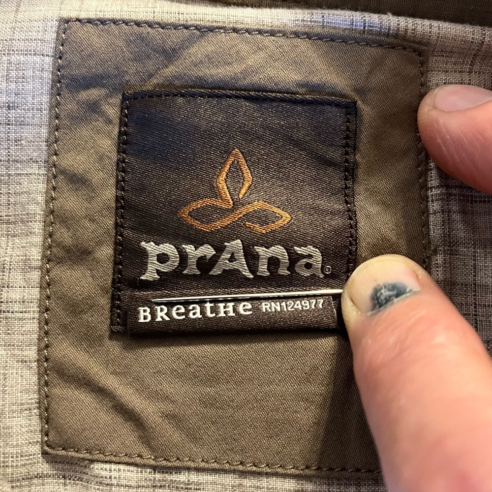 Prana Tan Button Down Two Pocket Adjustable Long Sleeve Chambray Men's XL - Picture 13 of 14